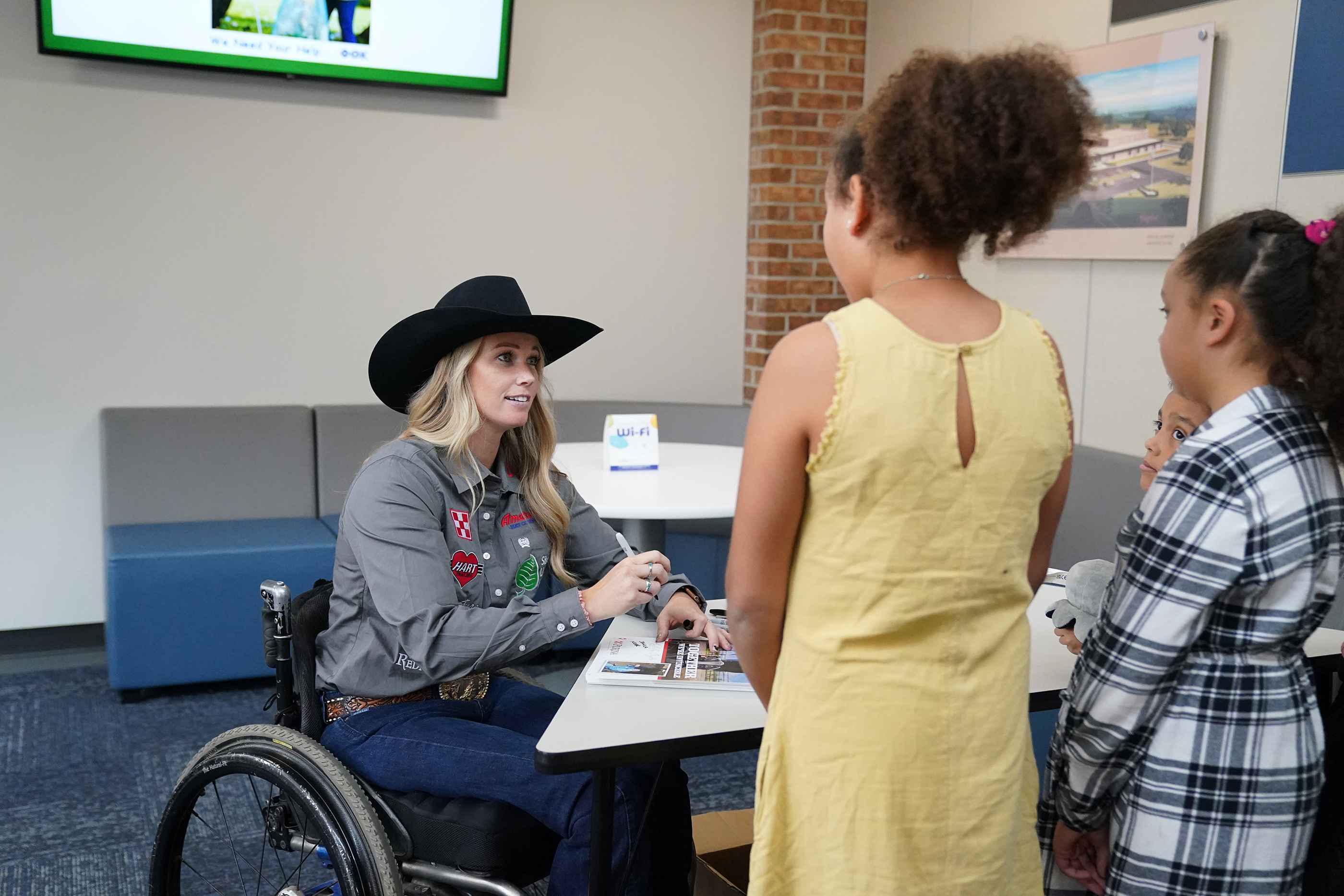 amberley snyder autographs